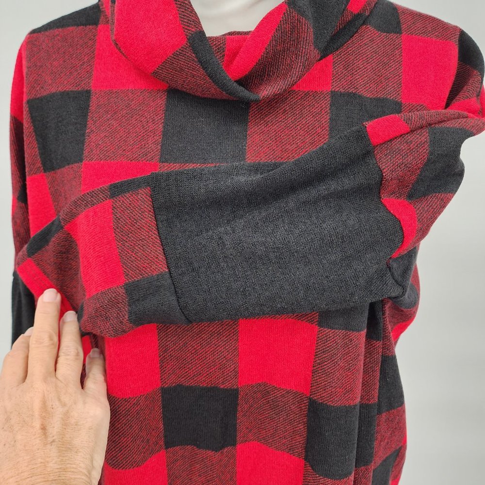 VEVERET Buffalo Plaid Check Turtle Neck Poncho Sweater S, M, L NWT - Picture 7 of 13